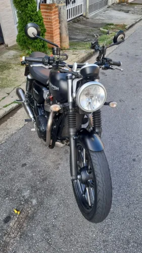 Triumph Street Twin 900