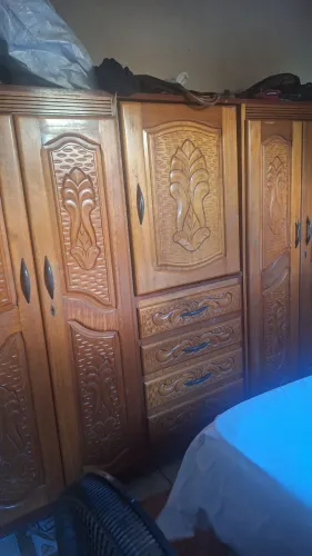 Guarda roupa casal de madeira