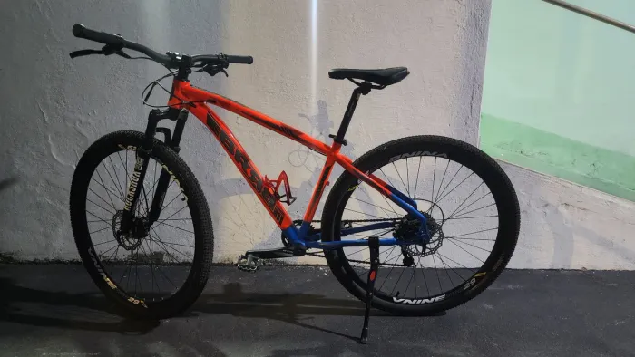 Bicicleta Alumínio aro 29 freio hidráulico