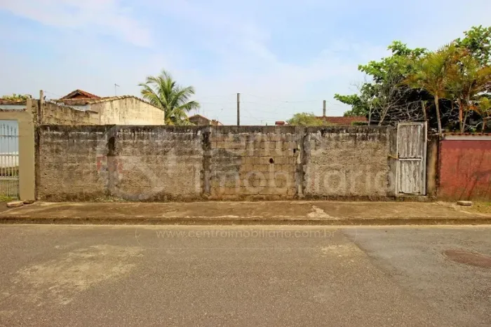 TERRENO à venda em Peruíbe, no bairro Belmira Novaes