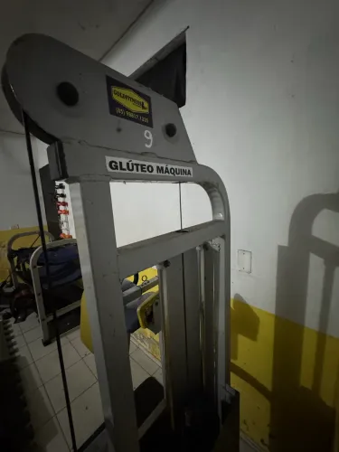 Glúteo maquina
