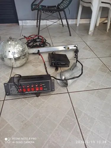 jogo de luzes para discoteca+projetor de imagem