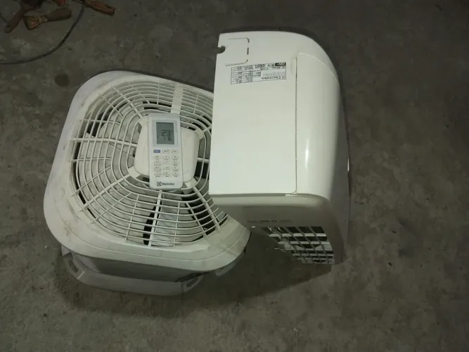 Split electrolux 9.000 btus.
