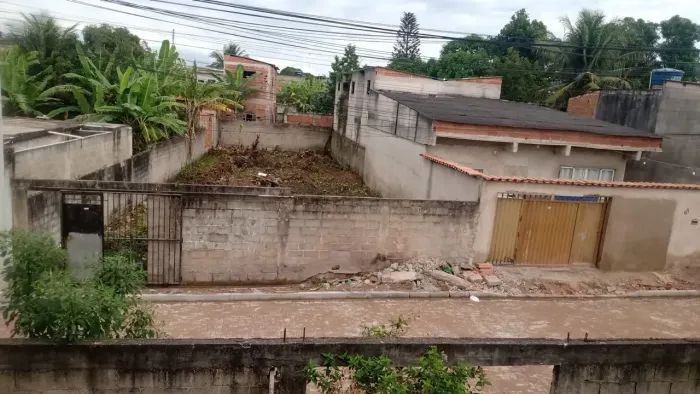 Imóvel para venda tem 300 metros quadrados em Barramares - Vila Velha - ES