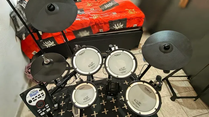 Bateria eletrônica Roland TD 11 KV SEGUNDO DONO