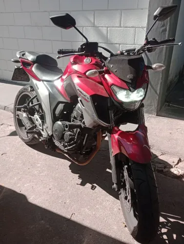 Vende-se ou troca por moto menor valor com volta 
