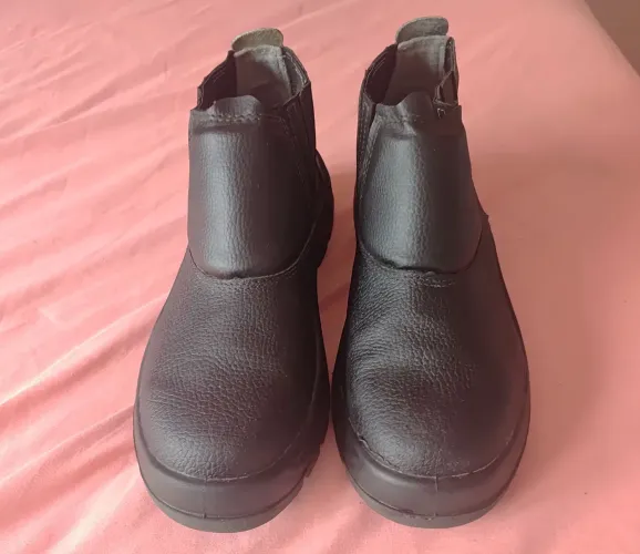 Sapato bico de ferro novo