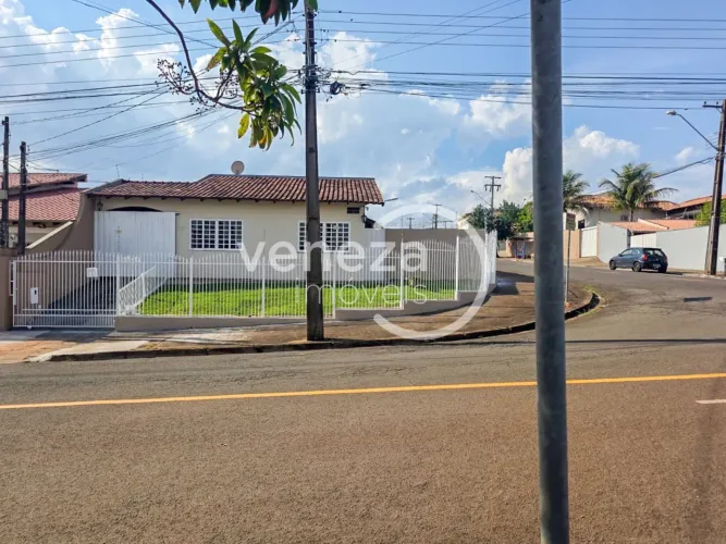 Casa à venda com 3 quartos e piscina na Região Norte, Londrina