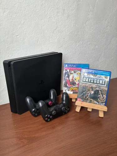 PS4 Slim ? 1tb com dois jogos.