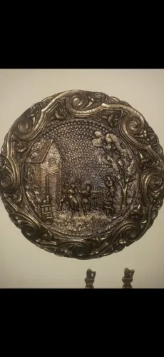 PRATO DECORADO DE BRONZE