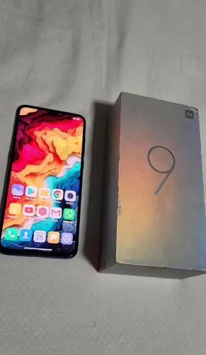 Xiaomi Mi 9 - em ótimo estado
