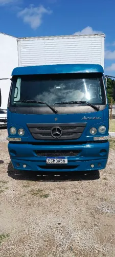Accelo 815 BAÚ 6,40M<br>2021/2021