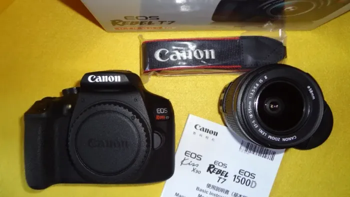 Câmera Canon Eos Rebel T7+ Com Lente Ef-s 18-55mm Is Ii