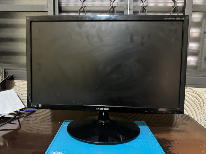 Monitor Samsung SyncMaster 18.5" LED - Ideal para Escritório/Home Office