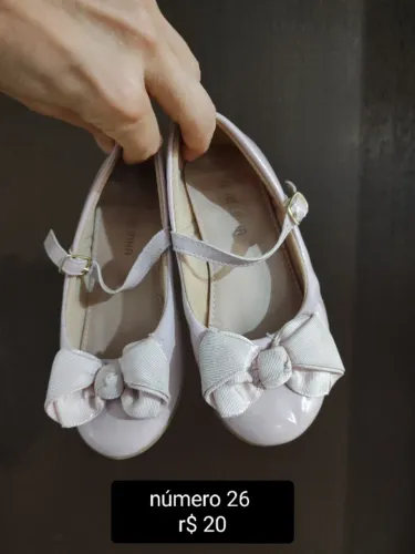 Sapatos e sandálias infantis menina