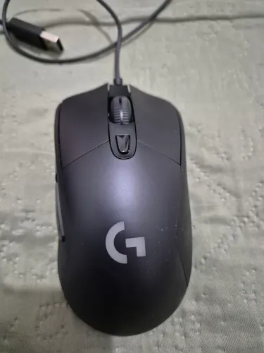 Vendo Logitech G403 1 semana de uso NOVO
