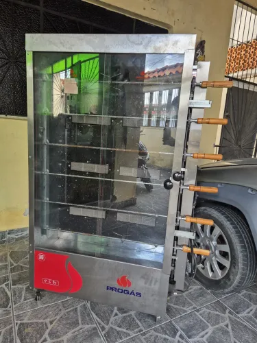 Máquina de Frango Assado