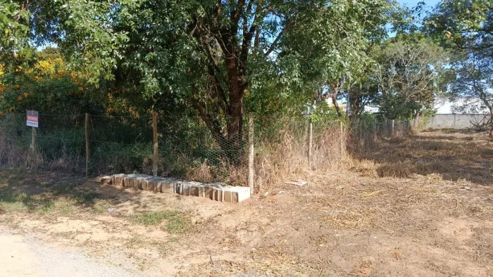 Um terreno vago de 500 mts2 sendo 10x50 em Furnas, Ponte Vila, Formiga/MG