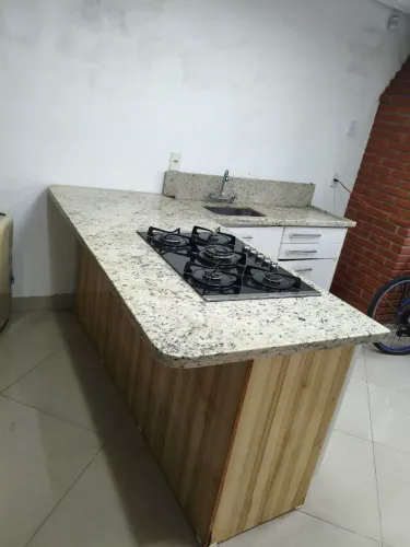 fogão + pia+bancada de granito.