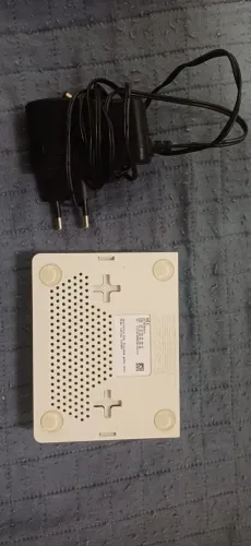 MikroTik RB750Gr3 (hEX) Gigabit - Excelente Estado