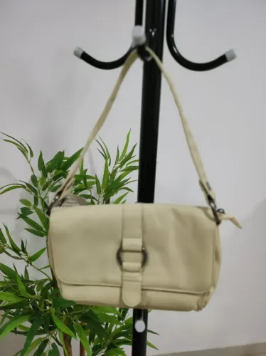 Pegar ou largar ? bolsa uncle-k off white | modelo exclusivo | clássico