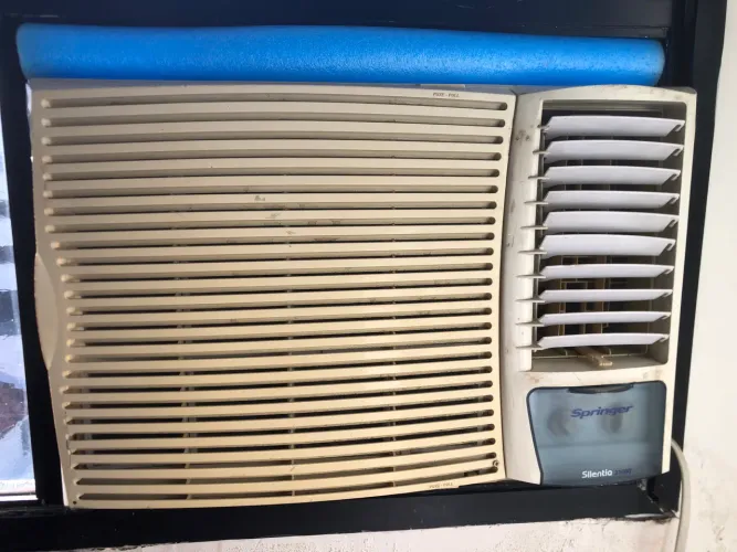 Ar condicionado de janela 21000 btus 220v  springer