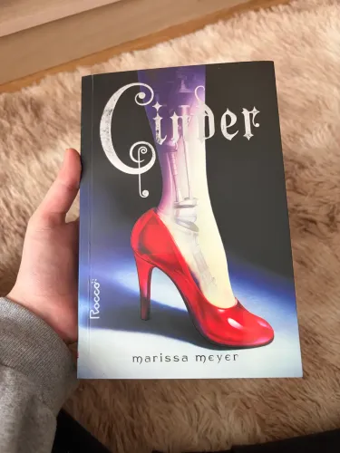 Livro cinder Marissa meyer