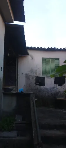 casa de 2 quartos e 1 barracão bairro vila mariquinha