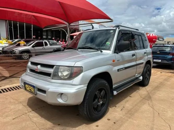Mitsubishi Pajero IO SE 1.8 16V Mec. 2001