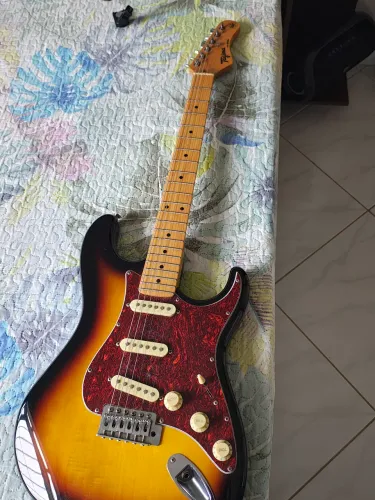 Tagima TG-530 Sunburst - Stratocaster - Excelente estado