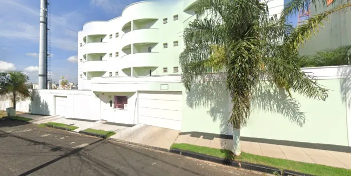 Alugo Apto de 1 quarto com Sacada ao lado do Center Shopping