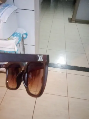 Óculos novo da marca Louis Vital