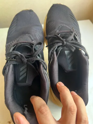 Tênis Adidas Alphabounce