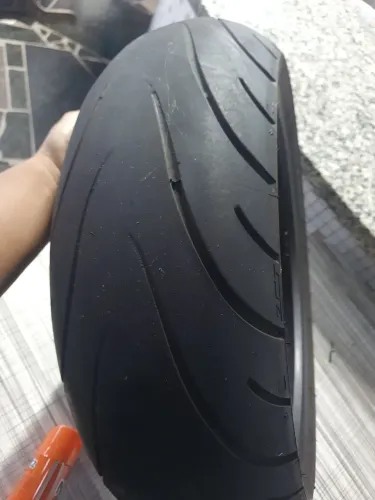 Pneu para moto de alta cilindrada