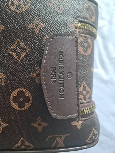 Necessaire Louis Vuitton Dopp Kit Monograma Marrom