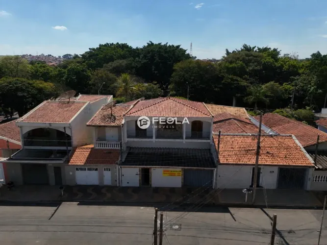 Casa à venda em Santa Bárbara D'Oeste, Jardim Batagin, com 2 quartos, com 249.2 m²