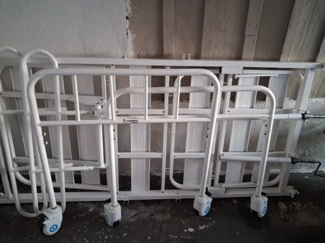 Cama hospitalar + colchão