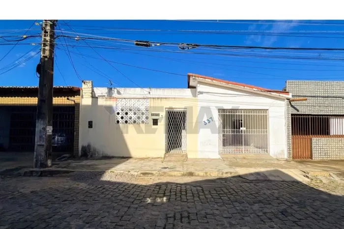 Casa Contemporânea em Neópolis, Natal: 4 Quartos