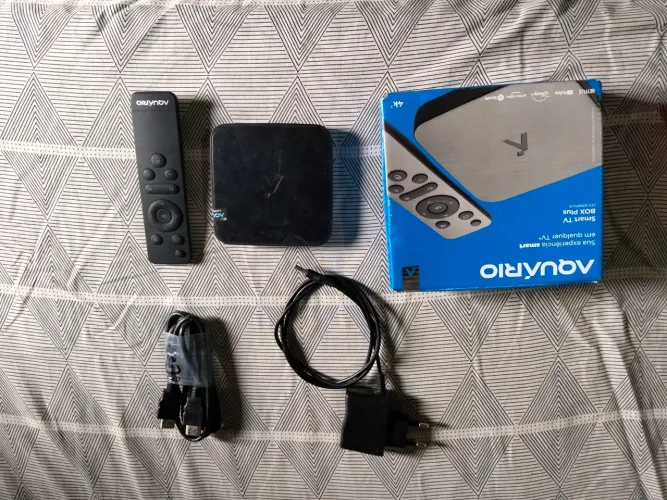 Vendo TV box 4k aquário semi nova