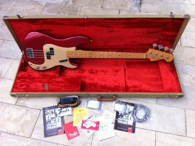 Baixo Fender American Vintage 57 Precision Candy Apple Red