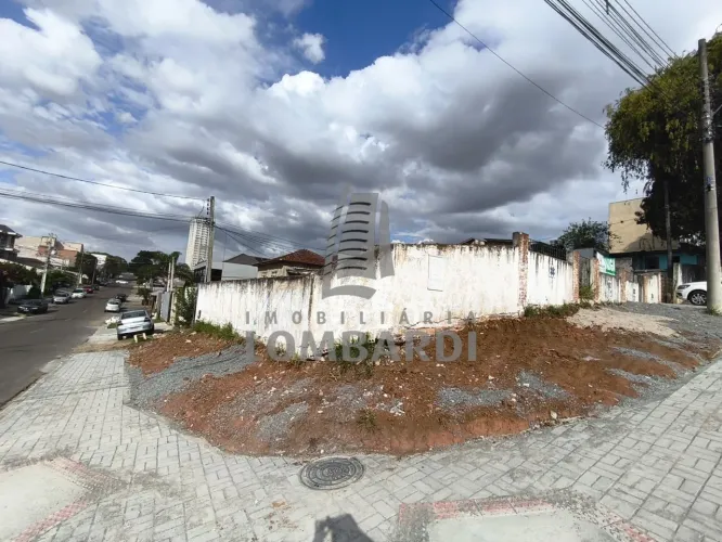 Terreno Comercial para Locação Capão Raso | Espaço Ideal para Seu Negócio!