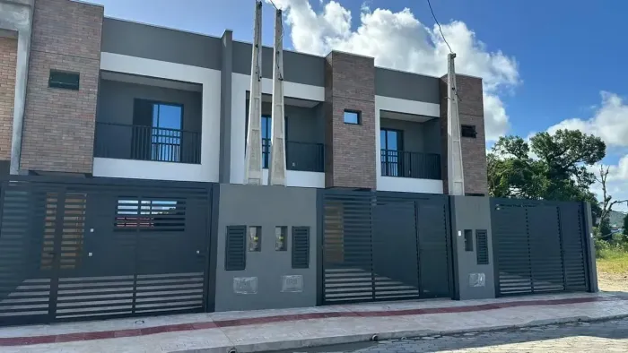 Sobrado para venda tem 136 metros quadrados com 3 quartos em Areias - Camboriú - SC
