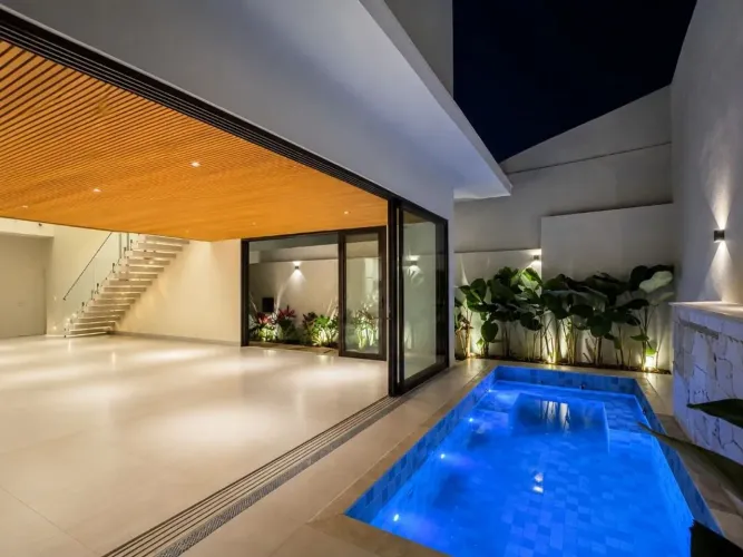 Sobrado com 3 dormitórios à venda, 264 m² por R$ 2.190.000,00 - Jardins Capri - Senador Ca