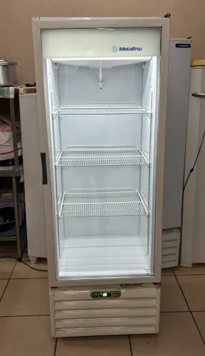 Expositora Metalfrio Frost Free 398 Litros Semi Nova(Entrego se Preferir)