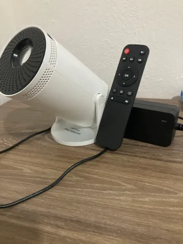 Vendo ou troco projetor HY3OO 