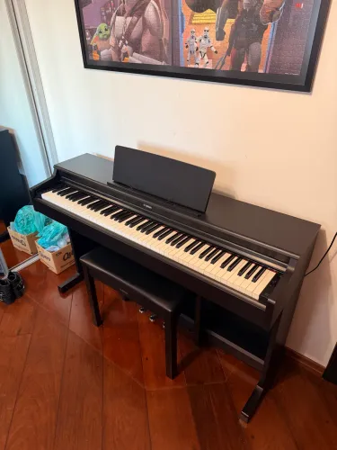 Piano Digital Yamaha YDP-164 em perfeito estado de conservação!