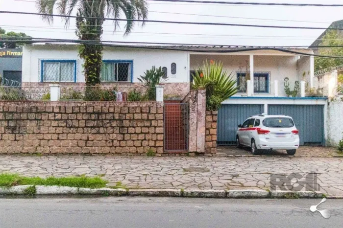Casa para Venda - 240m², 3 dormitórios, sendo 1 suites, 3 vagas - Cristal