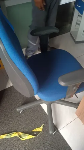 Vendo cadeira de escritório