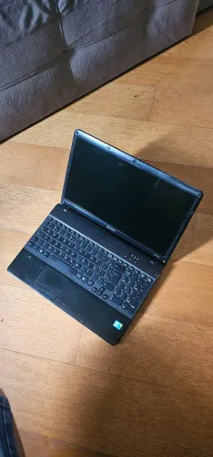 Notebook Sony Vaio VPCEB15FB i3 4GB HD 320GB - P/ Manutenção Ou Peças