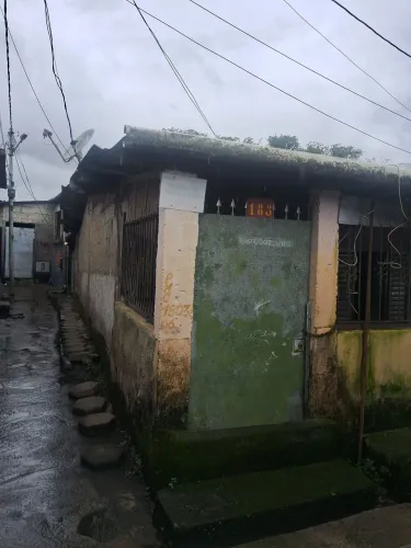 Vende-se está casa em Cubatão bairro Vila esperança